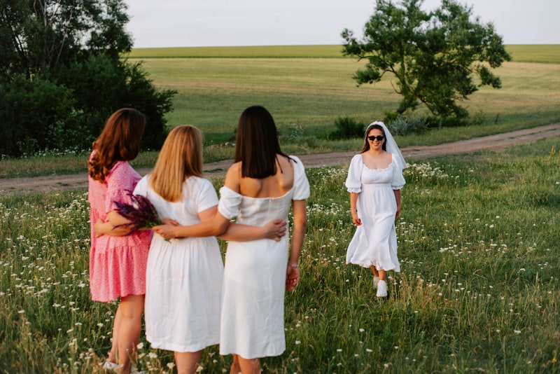 Soziale Erwartungshaltungen im Hochzeitskleid: Traditionen, Trends und persönliche Vorlieben