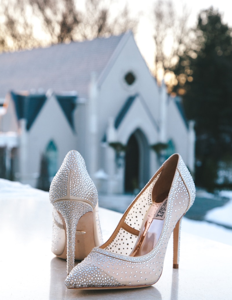 Hochzeitskleid Styling: Vom ersten Anprobieren bis zum großen Tag